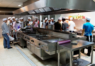 “3 grupos, 6 tapas, 60 hombres y 1 reto” en la Plaza de las Bodegas