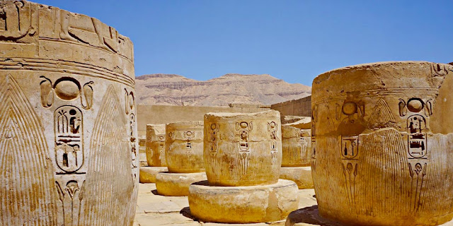 The Hall of Habu Temple - Temple of Habu - Tourism in Luxor - www.tripsinegypt.com