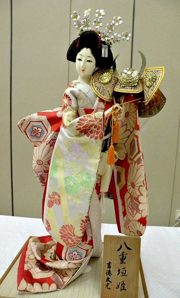 Local style Beautiful Japanese dolls in traditional dresses