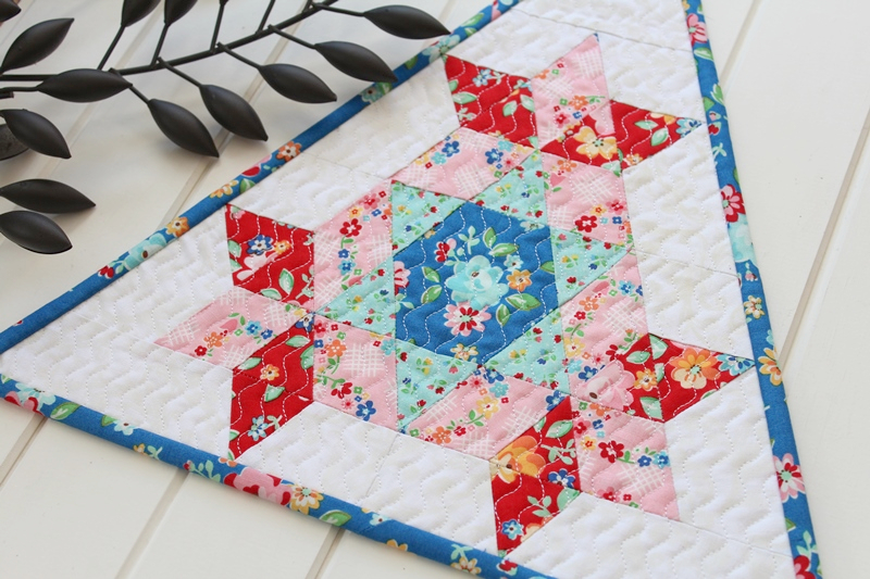 Star Flower Mini Quilt Pattern + Your Free September 2018 Calendar