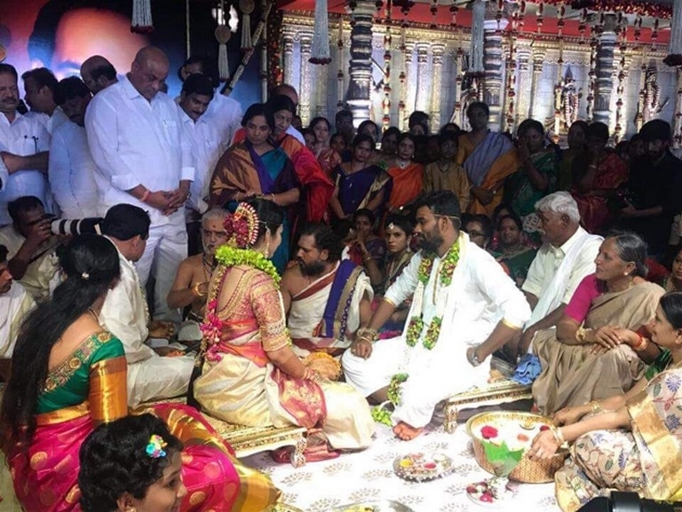 Minister Paritala Sunitha S Son Enters Wedlock With Alam Gnana Indian Celebrity Events I was doomed to die, but no! son enters wedlock with alam gnana