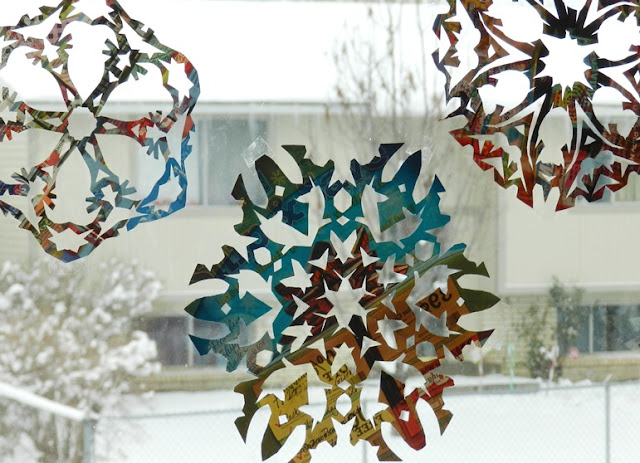 Making Junk Mail Paper Snowflakes for Holiday Decor 