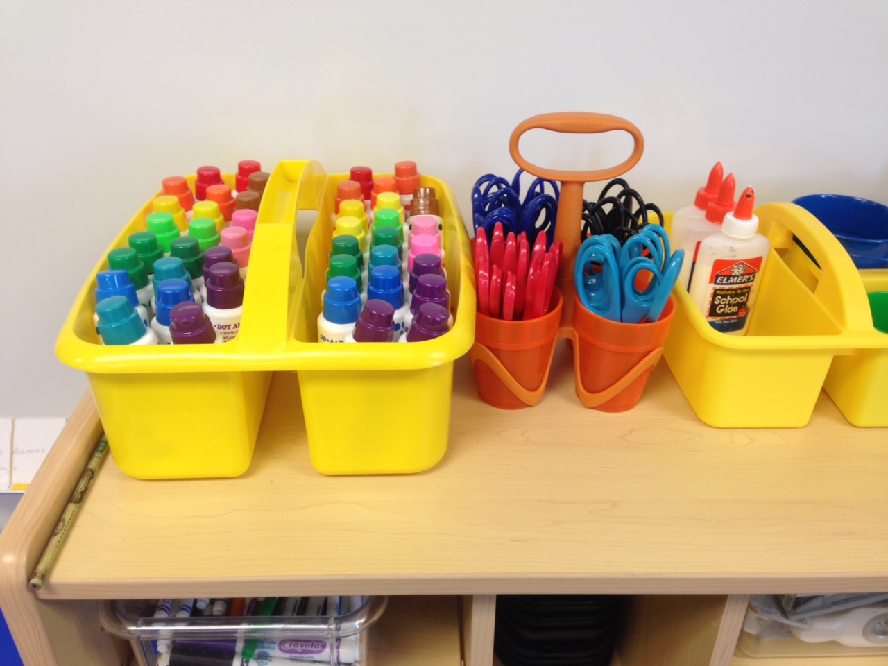 Preschool Wonders Learning Centers Blog Hop Art Center!