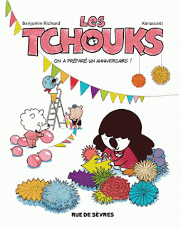 Feuilletage d'albums fêtons anniversaires Tchouks préparé anniversaire pochette Montessori nuit d'anniversaire