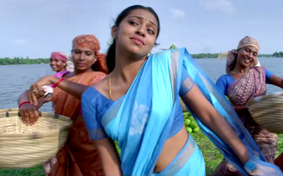 actress rare collections Lekshmi menon clear navel slip in malayalam