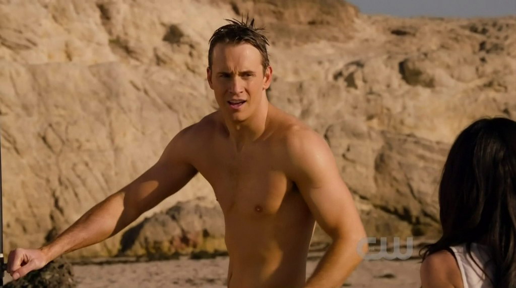 Robert Hoffman Shirtless in 90210 s4e20 - Shirtless Men at groopii