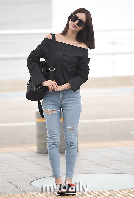 Hyeri's Stylish Airport Fashion! | Daily K Pop News