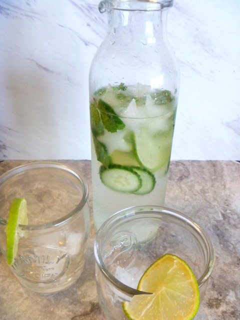 Discover the summer's best new drink! Refreshing Mint and Cucumber Sparkling Water - Slice of Southern