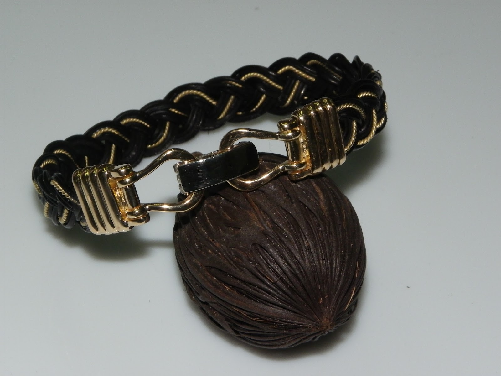 HAWA BIJOUX Bijoutier - Joaillier Fabricant: BRACELET TRESSE OR & POILS