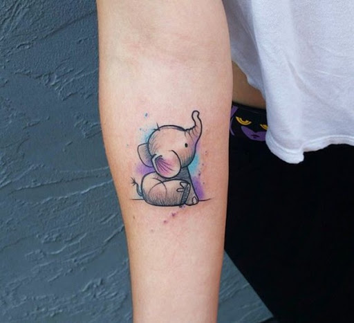Uma adorável dos desenhos animados estilo elefante é retratado na frente de um fundo composto de azul, e púrpura, e de difamação.