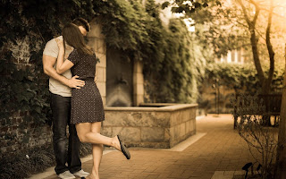 romantic boy and girl in love kissing sweet photos images.jpg