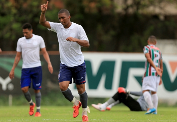 ESPORTE / Bahia enfrenta a Jacuipense em jogo-treino