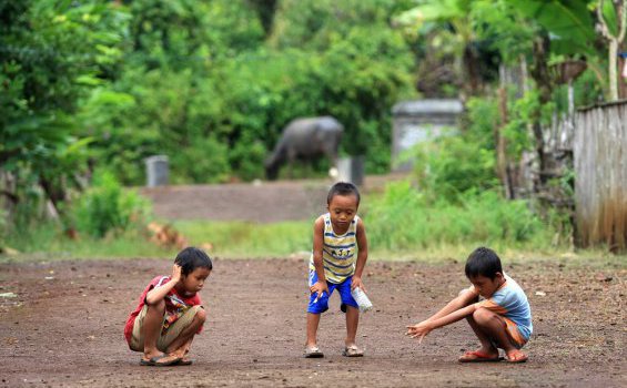 21 Permainan Tradisional Anak Indonesia dan Cara Bermainnya 21 Permainan Tradisional Anak Indonesia dan Cara Bermainnya