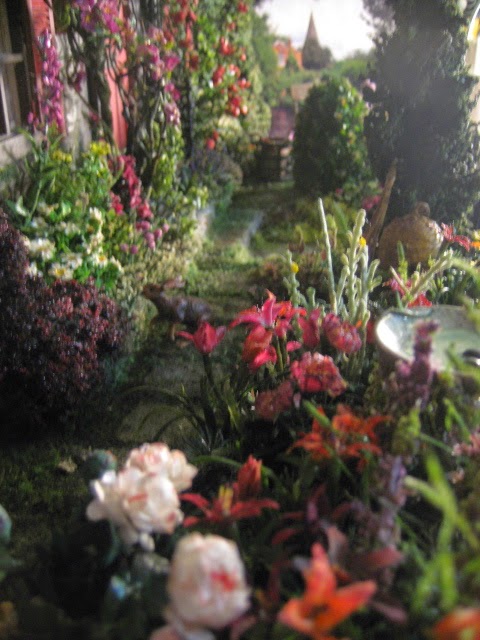 Studio E: "IN AN ENGLISH COUNTRY GARDEN"