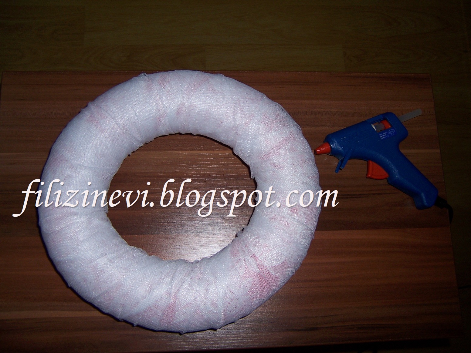 FİLİZ�İN EVİ GELİNLİKTEN KAPI SÜSÜNE