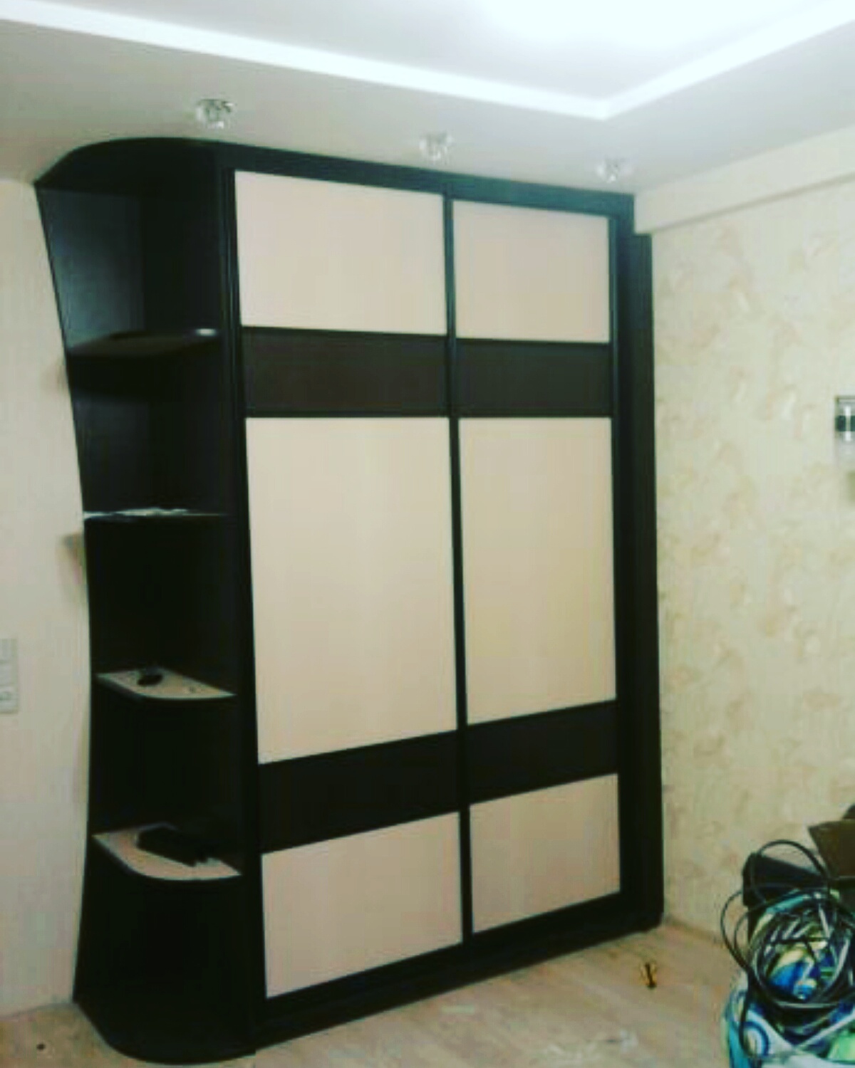 шкаф купе с темной кромкой