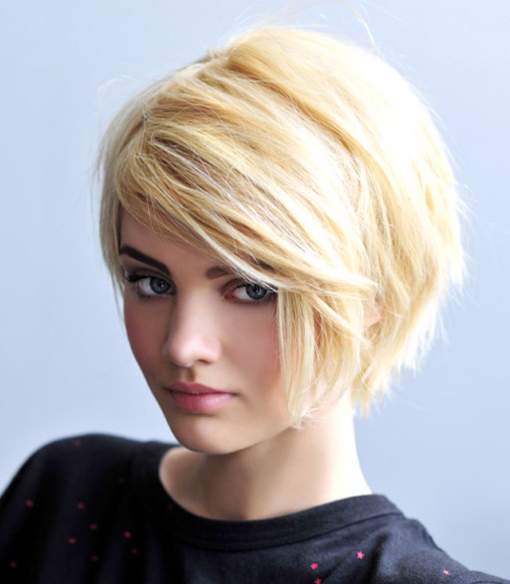 Layered Blonde Wavy Bob Layered Blonde Wavy Bob