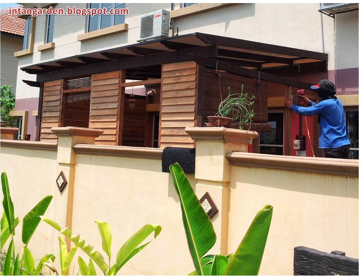Ruang Dapur Kayu Cengal Intan Garden Gambar Dari Pandangan Bahagian Belakang Rumah View Ini Juga Merupakan Muka Kepada Binaan Dapur Kami Beri Sentuhan Ukiran Yang Agak Basic Agar