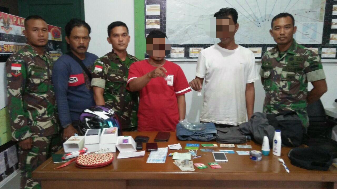 Pengedar narkoba jenis Sabu siap edar diamankan Satgas Pamtas Darat RI-Malaysia Yonif 123/Rajawali