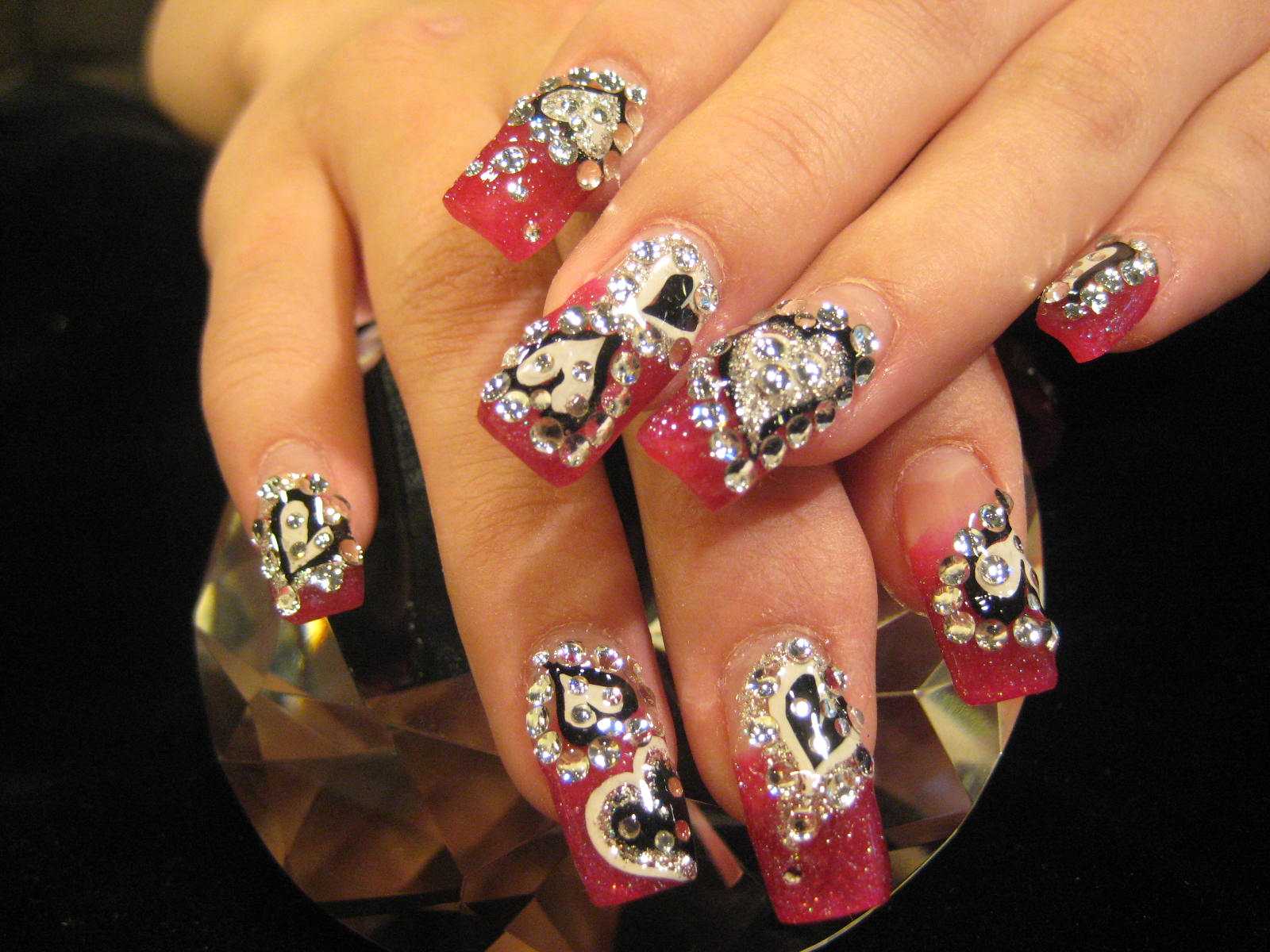 Queen of Hearts Nail Design with Playing Card Symbols - wide 3