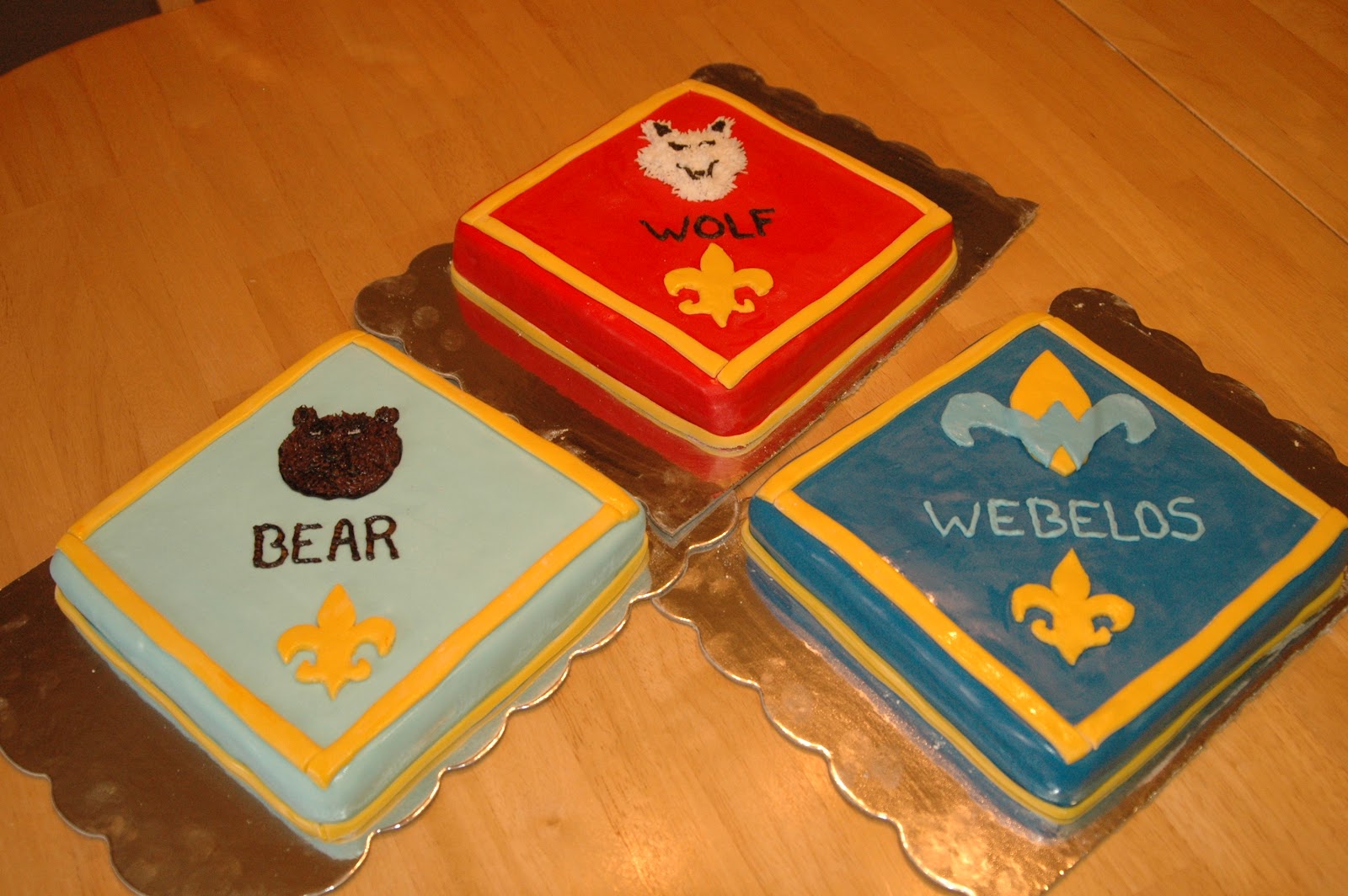 The Cake Diva Blue and Gold Banquet Scout cakes
