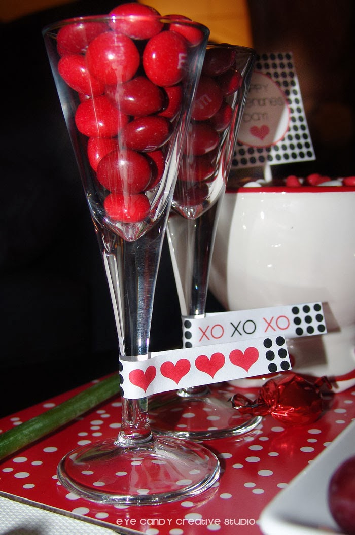 red heart drink flag, XOXO drink flag, black and red printables, free valentines download, M&Ms