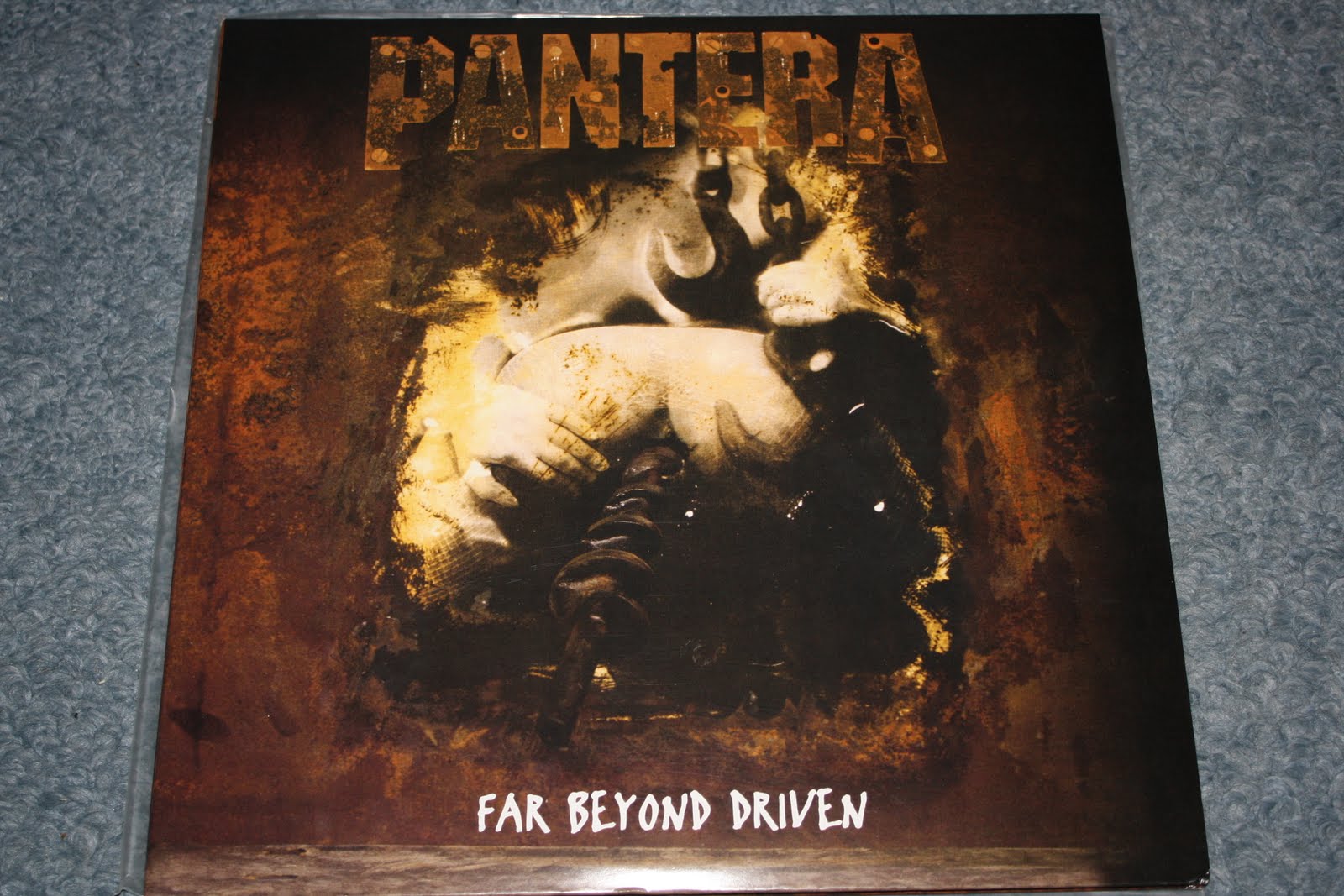 Far beyond driven. Pantera-far Beyond Driven. 1994 Обложка. Pantera. Far Beyond Driven. Pantera far Beyond Driven первая обложка. Pantera far Beyond Driven обложка.