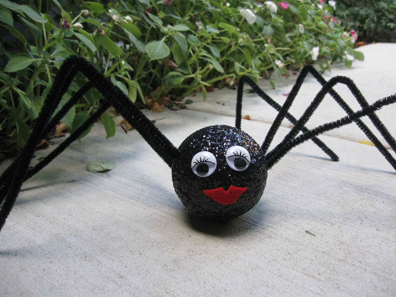 Craft Klatch ® Halloween Glitter Spider Craft Tutorial