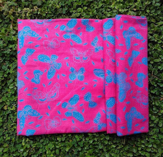Kain Batik dan Embos 490 Pekalongan Motif Kupu-kupu Pink