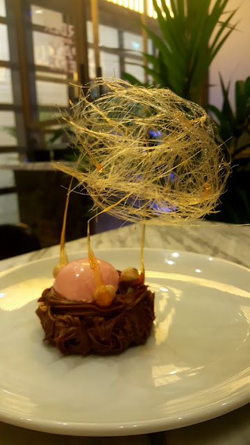 food blogger dubai hitchki indian fusion dessert chocolate cake candy floss