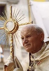 Beato João Paulo II, rogai por nós lá no céu!