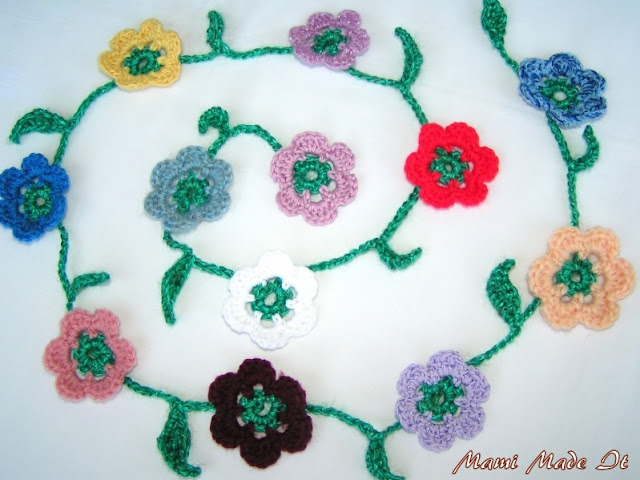 Crochet Flower Chain - Häkelblumenkette