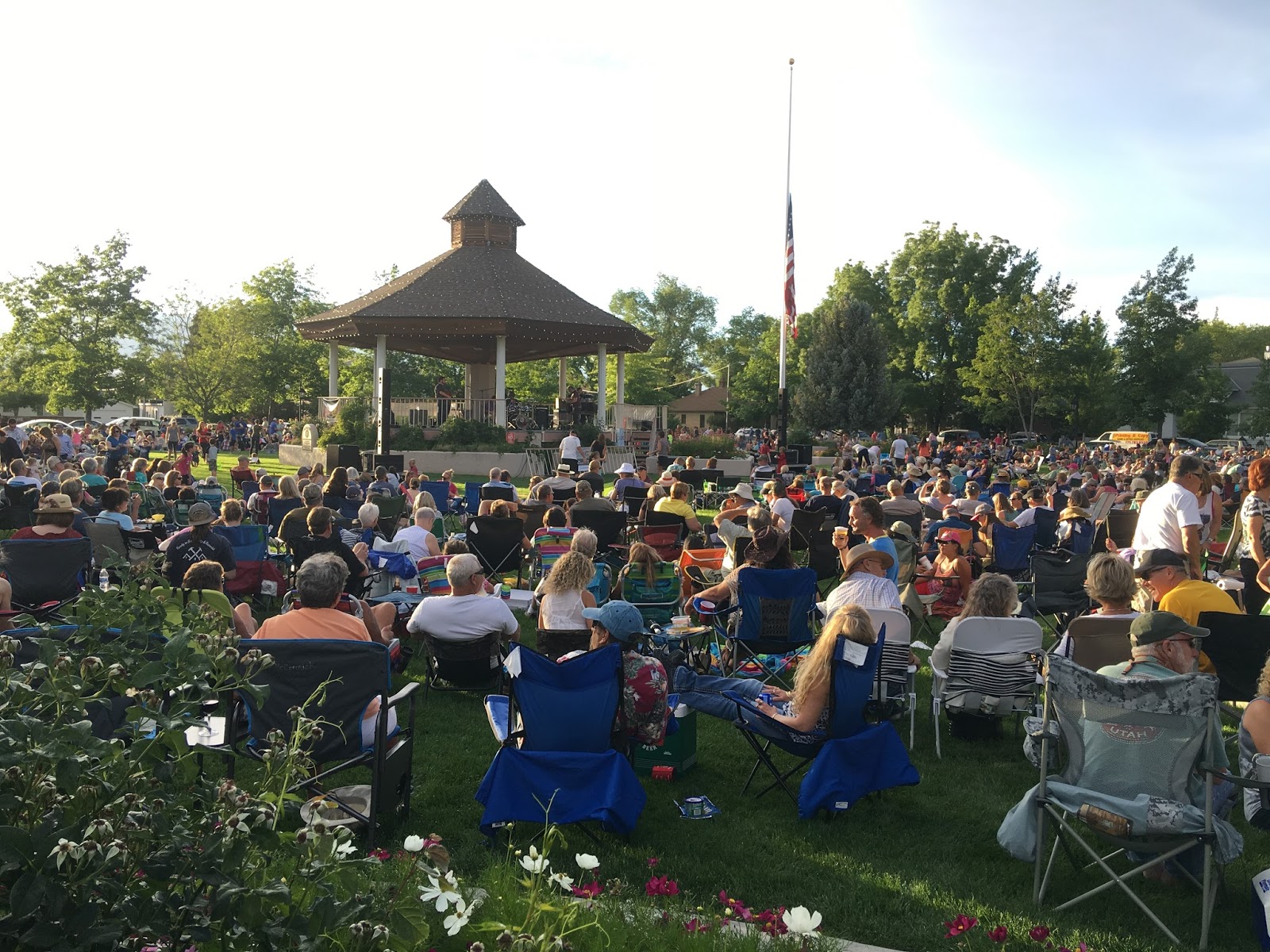 Carson Valley Inn Free Concerts, Football Kicks Off, Meet Randy Houser