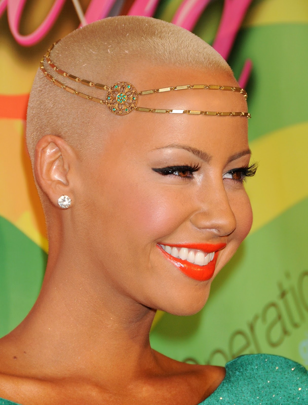 26 Daring Amber Rose hairstyles Hairstylo
