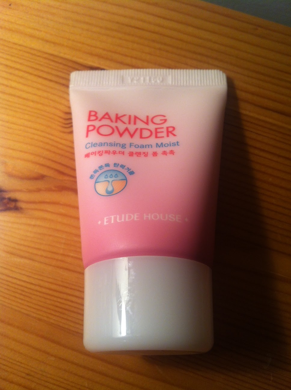 Mad About My Skin Review Etude House Baking Powder Cleansing Foam Moist