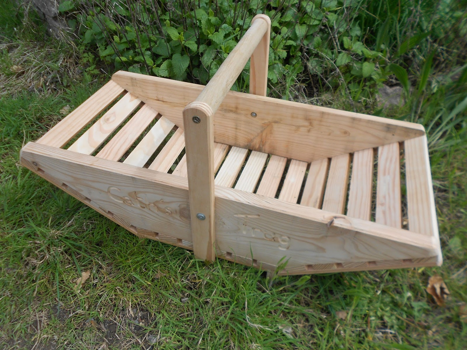 Making a sturdy trug a useful basket for for gardening Carvings