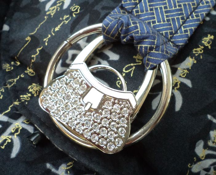 eSheep Designs Latest Trends in Purse Accessories