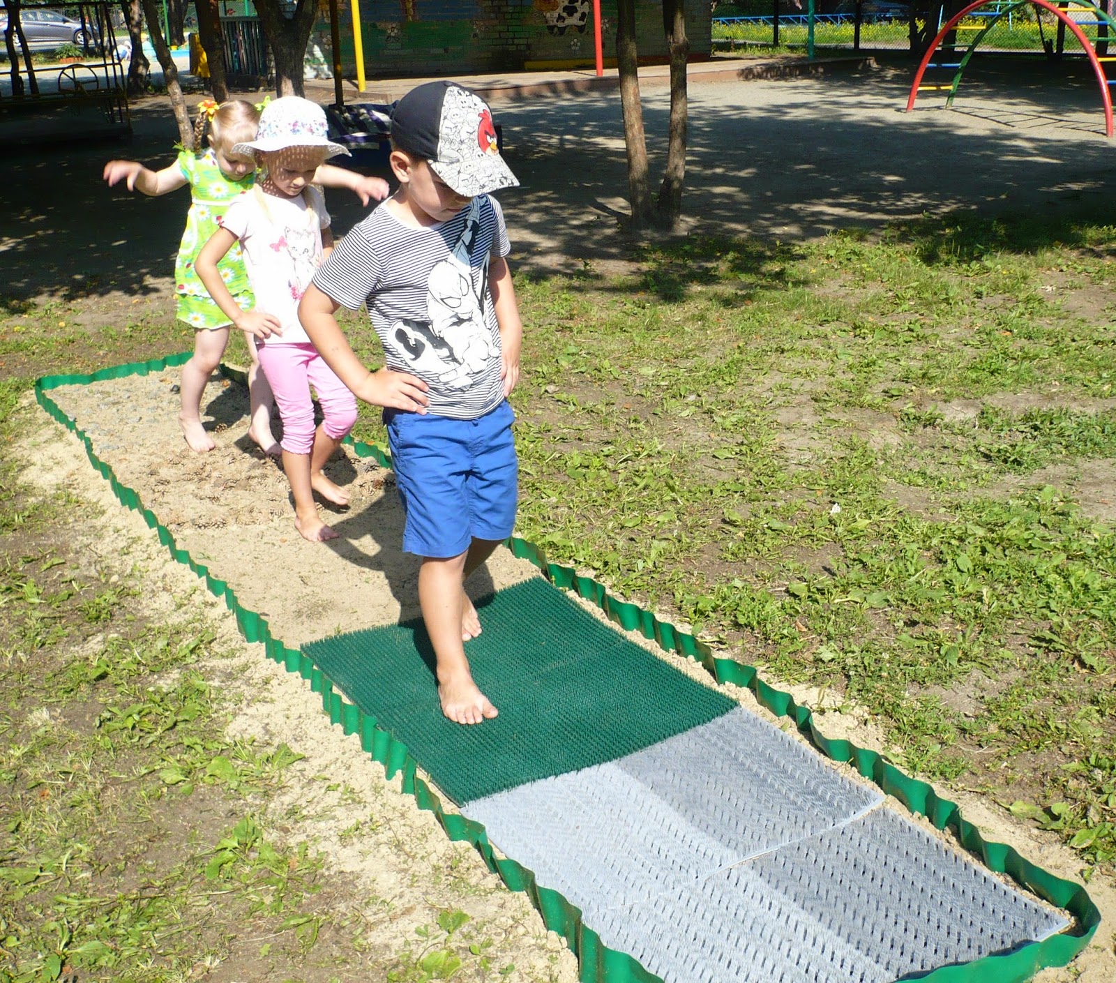 Тропинка здоровья в ДОУ