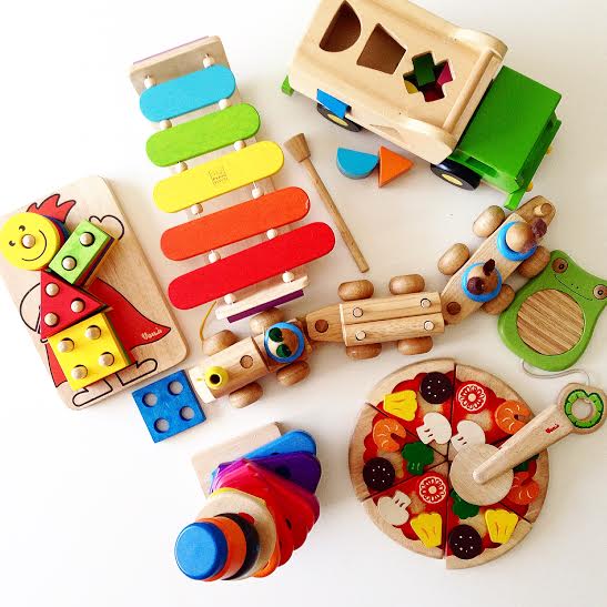 {Guest Post} 5 Reasons to Choose Wooden Toys - Teacher Types