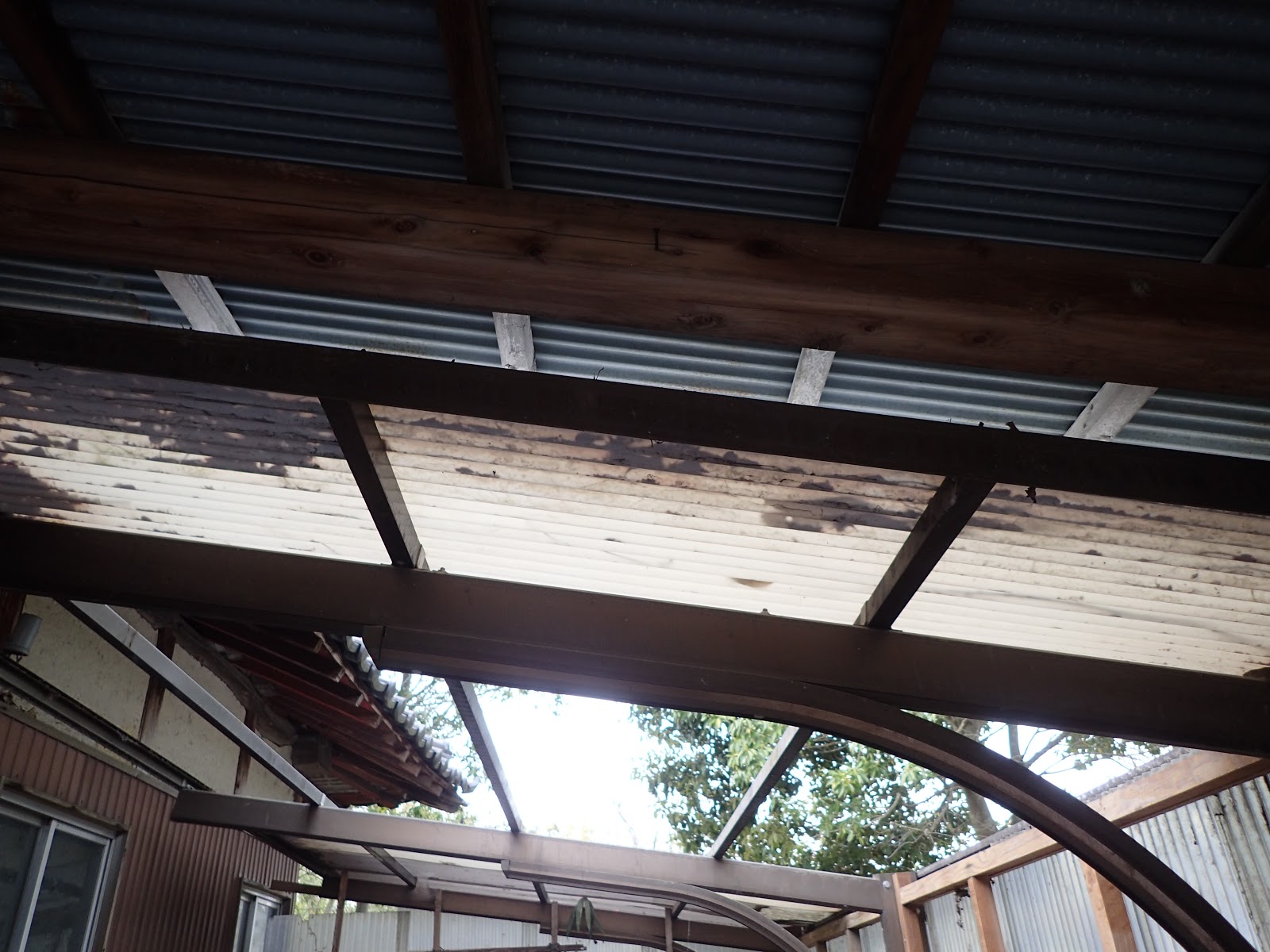 倉庫の屋根 カーポート の波板を張替える Diyでも案外簡単 珍妙雑記帖