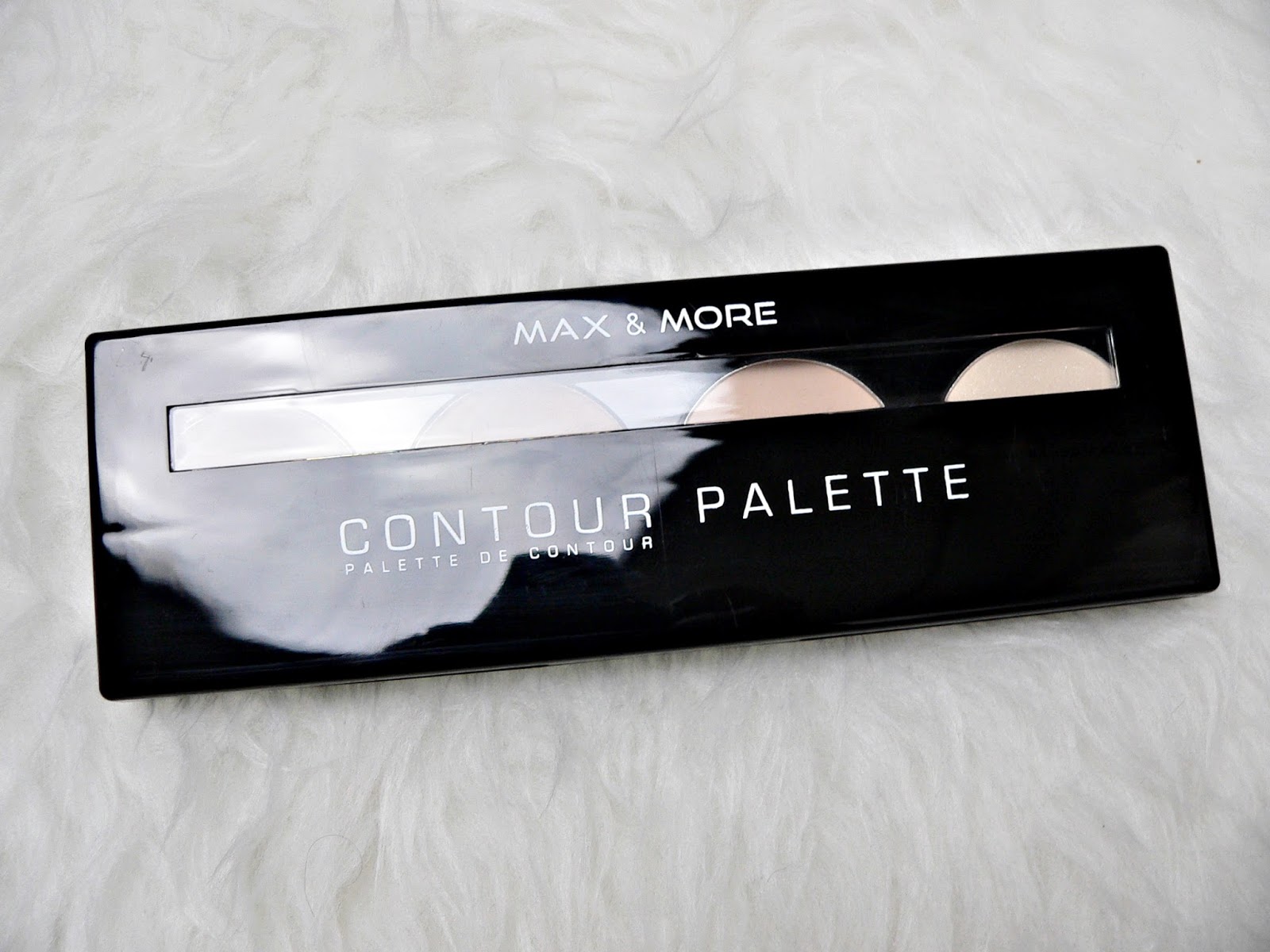 max and more highlighting concealer
