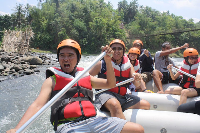 whitewater rafting in Laguna