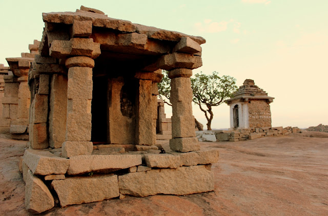 Hemakunta hills - Ancient Indian temple architecture -Hampi Pick, Pack, Go