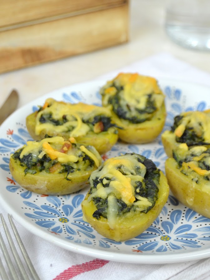 Patatas rellenas de espinacas y bacon