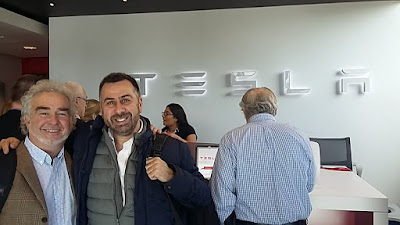 Tesla: conducció autònoma i cotxe compartit