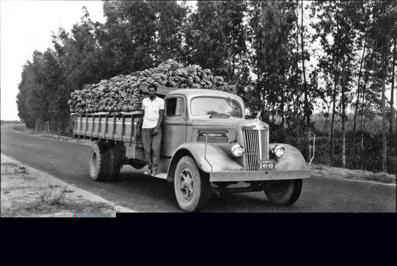 O Velho Estradeiro: TOP 50 - CAMINHÕES ANTIGOS - PRETO E BRANCO