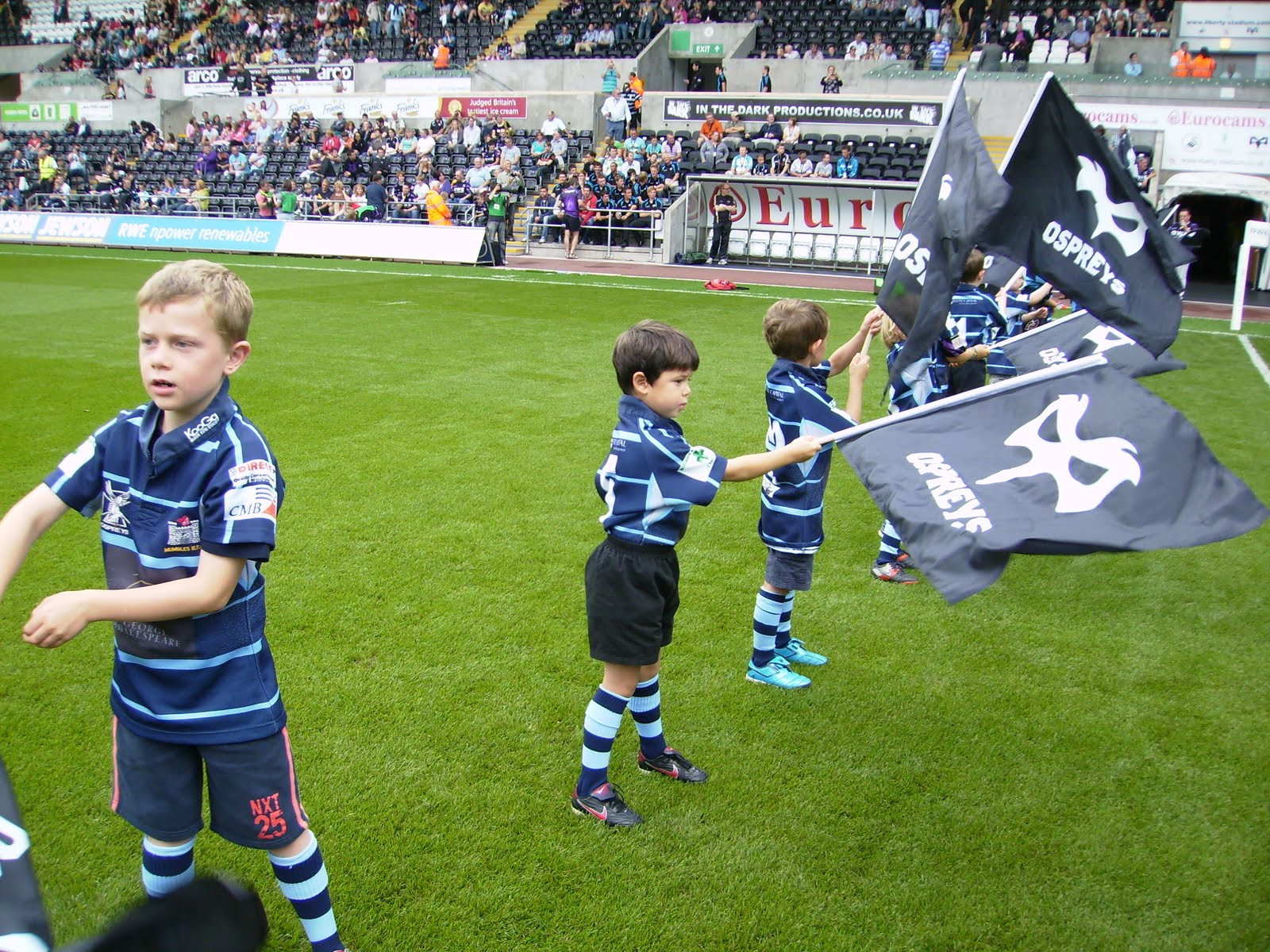 Mumbles Dragons Under 11's Rugby Team: On the pitch at the Liberty Stadium