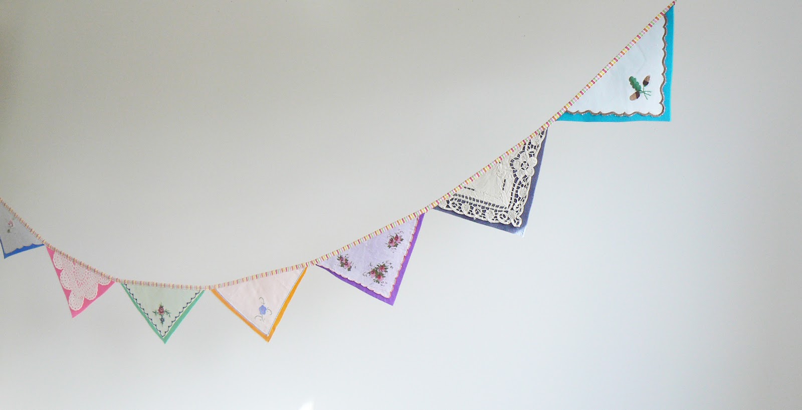 Curlypops Doily Bunting