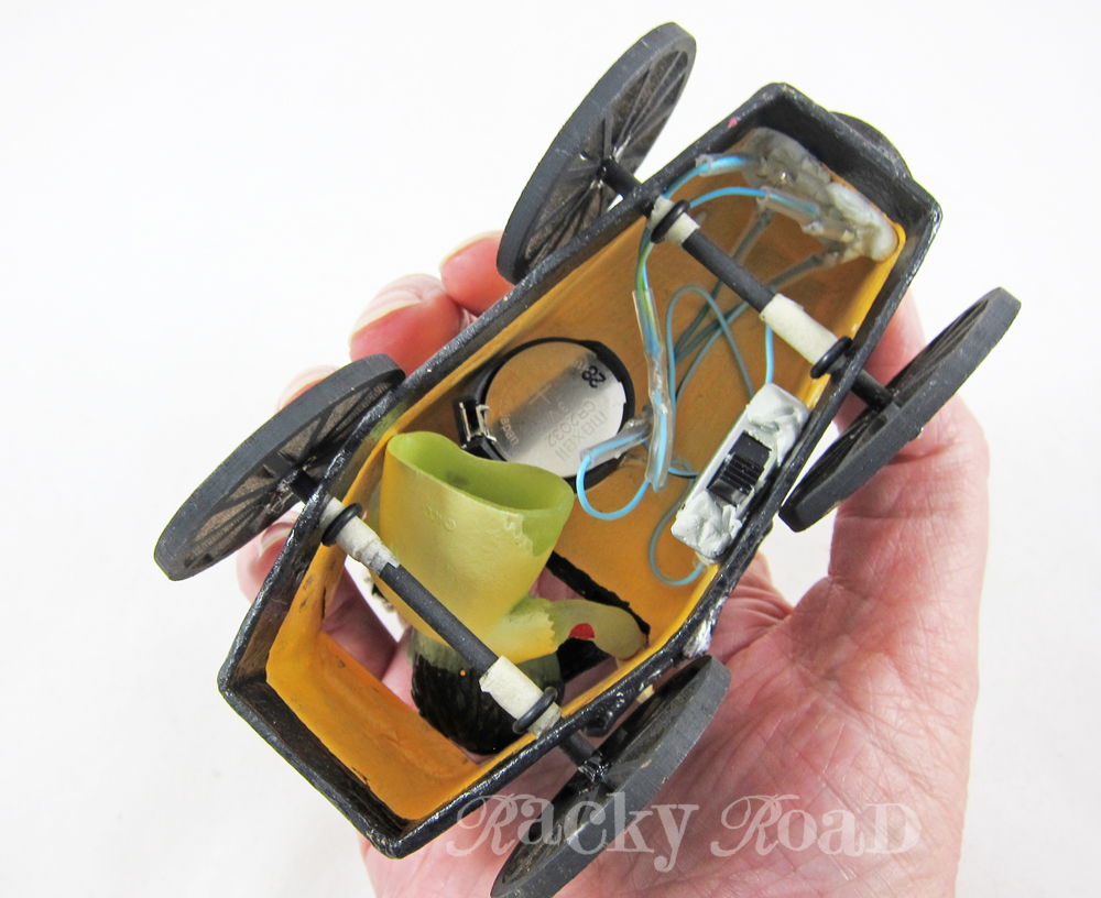junk&stuff: Zombie Cars: Scary Fun!