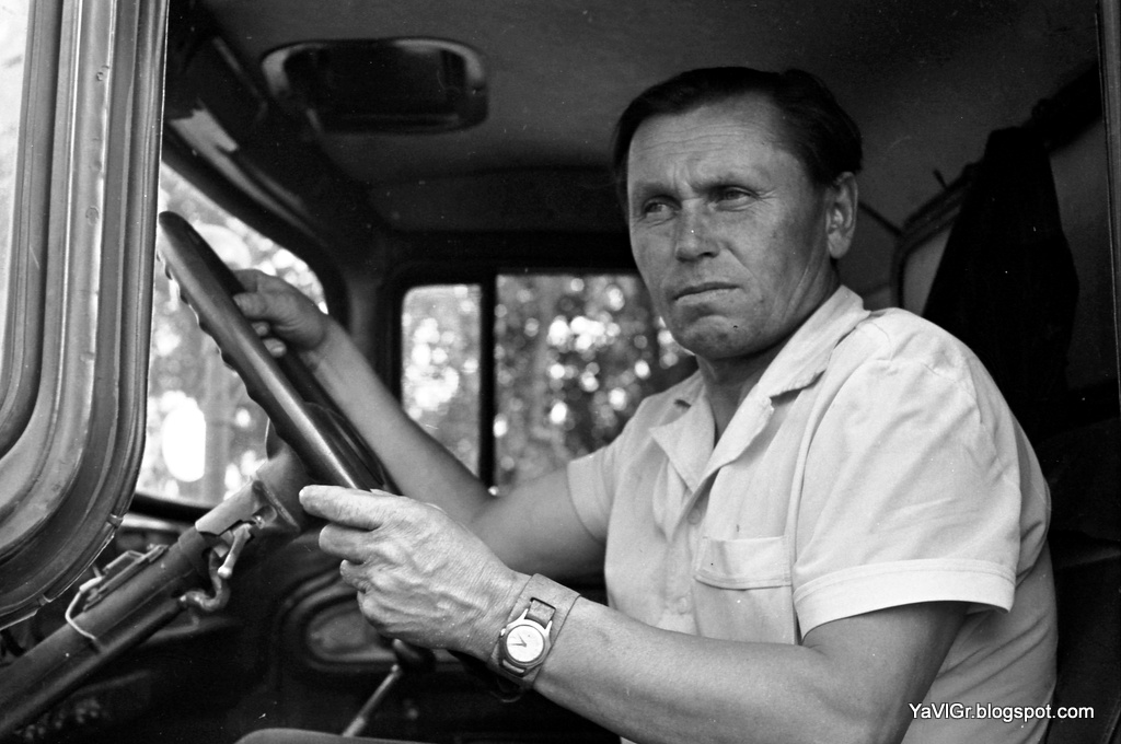 водитель автобазы. газ 52п. урал 375 автобаза. водитель камаза. шофёр краз.